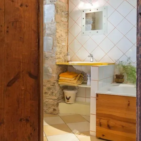 Couette-café Topaze Chez Le Vigneron 3*